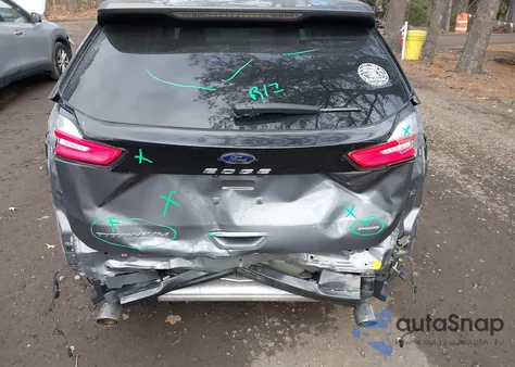 2022 Ford Edge Titanium z USA, uszkodzony, nr VIN 2FMPK4K95NBB07090